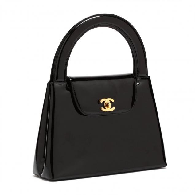 vintage-black-patent-handbag-chanel