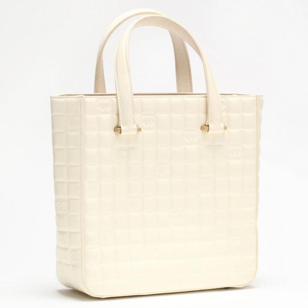 patent-leather-logo-tote-chanel