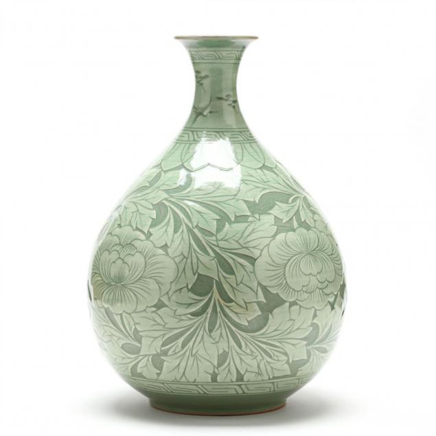 korean-celadon-vase