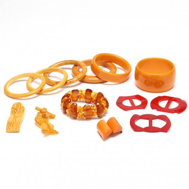 vintage-bakelite-and-similar-jewelry-grouping