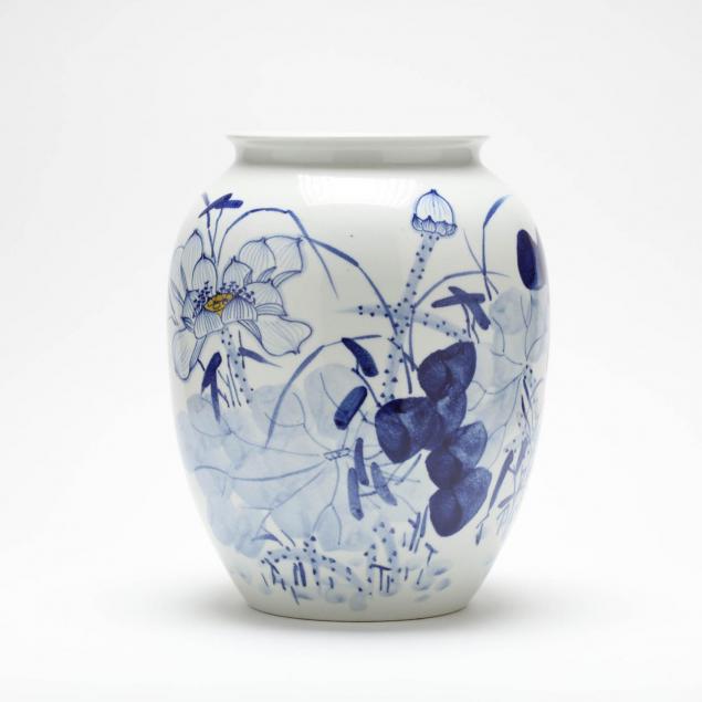 blue-and-white-jar
