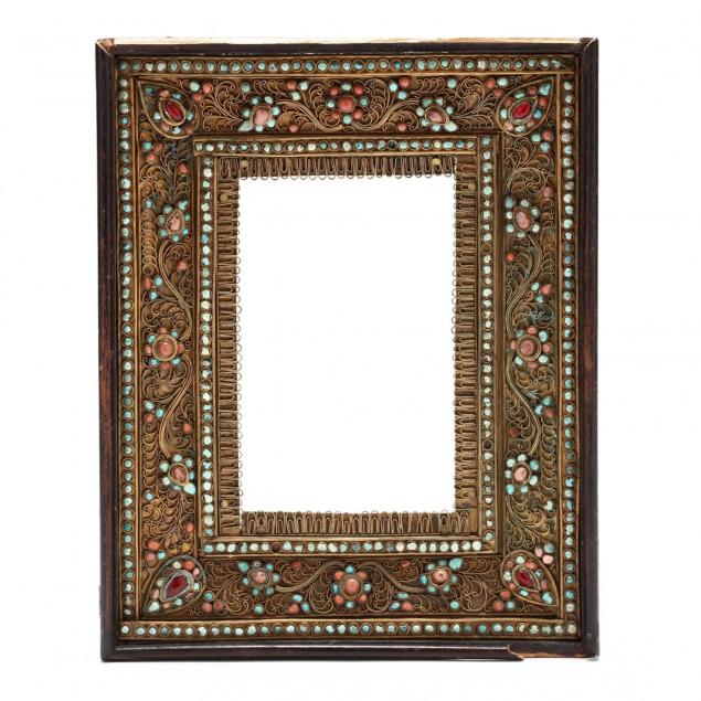himalayan-jeweled-frame
