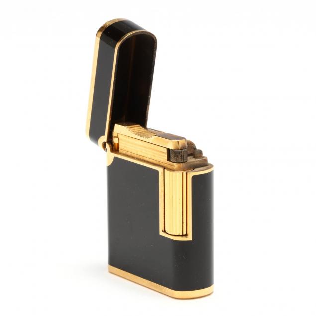 metal-and-black-enamel-lighter-st-dupont-paris