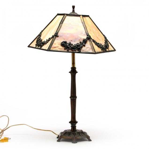 rembrandt-vintage-slag-glass-table-lamp
