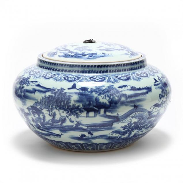 large-chinese-blue-and-white-lidded-vessel