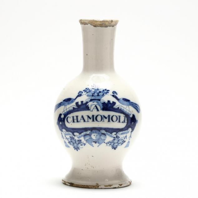 delft-blue-white-decorated-apothecary-bottle
