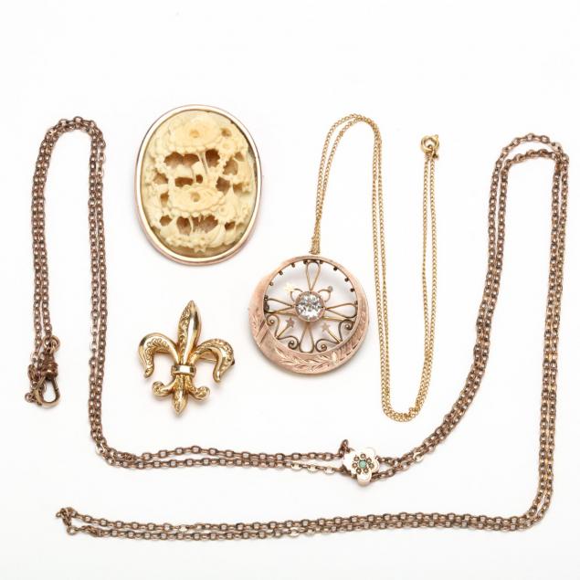 four-vintage-jewelry-items