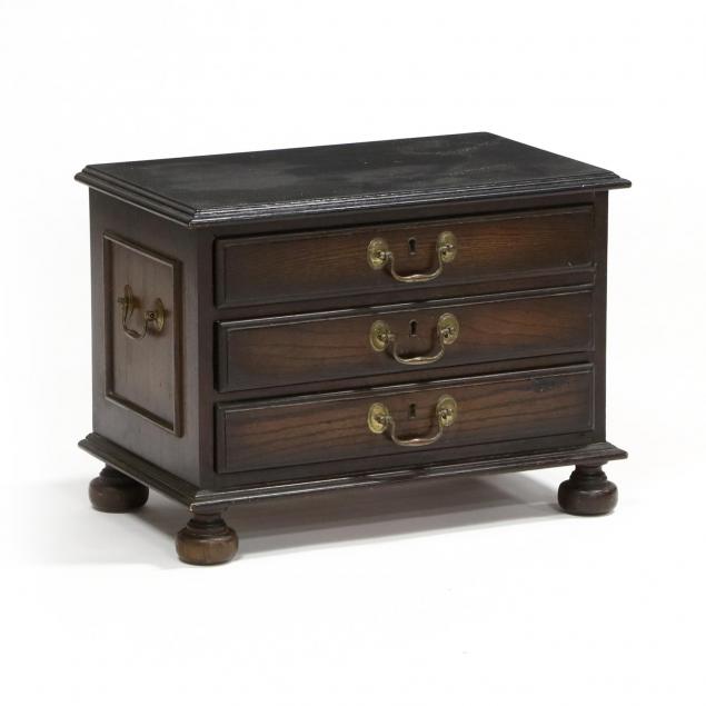 a-diminutive-english-oak-chest-of-drawers