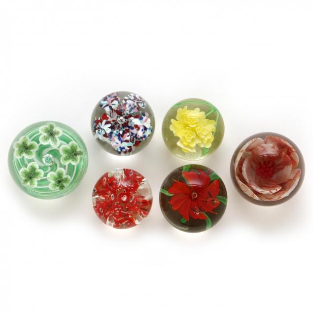 six-floral-decorated-paperweights