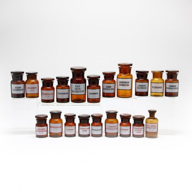 a-large-group-of-similar-apothecary-bottles