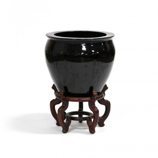 contemporary-black-glazed-jardiniere