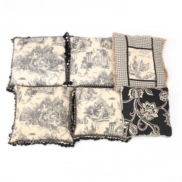 set-of-six-black-and-white-throw-pillows