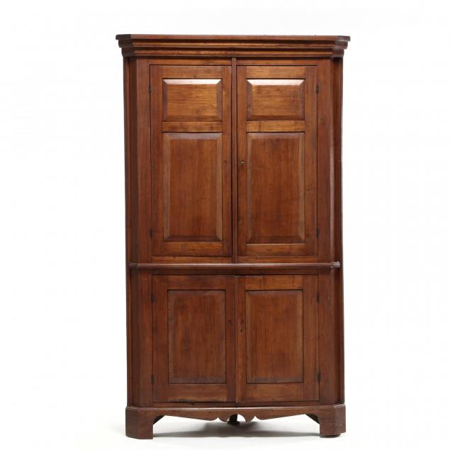 north-carolina-chippendale-corner-cupboard