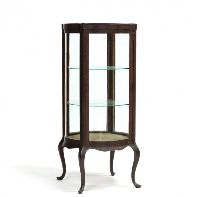 queen-anne-style-vitrine
