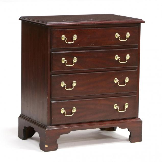 henkel-harris-chippendale-style-diminutive-four-drawer-chest