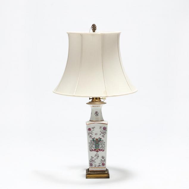 samson-armorial-porcelain-table-lamp