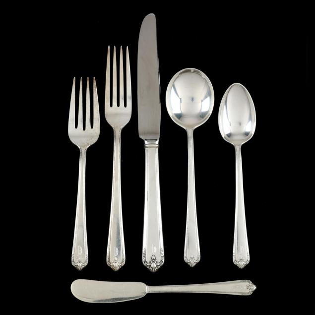 lunt-colonial-manor-sterling-silver-flatware-set