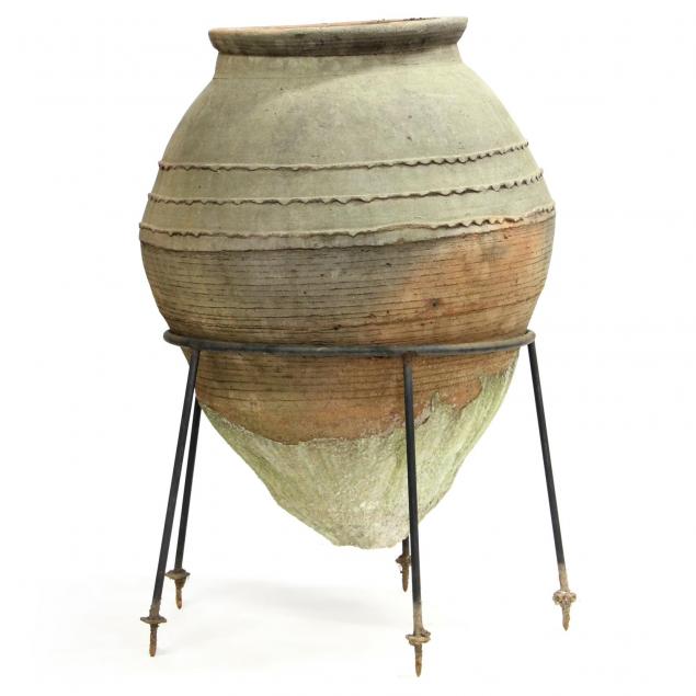 monumental-terra-cotta-storage-vessel