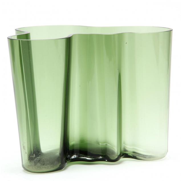 aalto-avalar-green-glass-vase