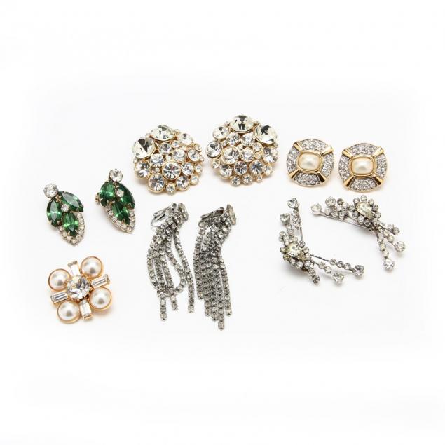 group-of-vintage-rhinestone-jewelry