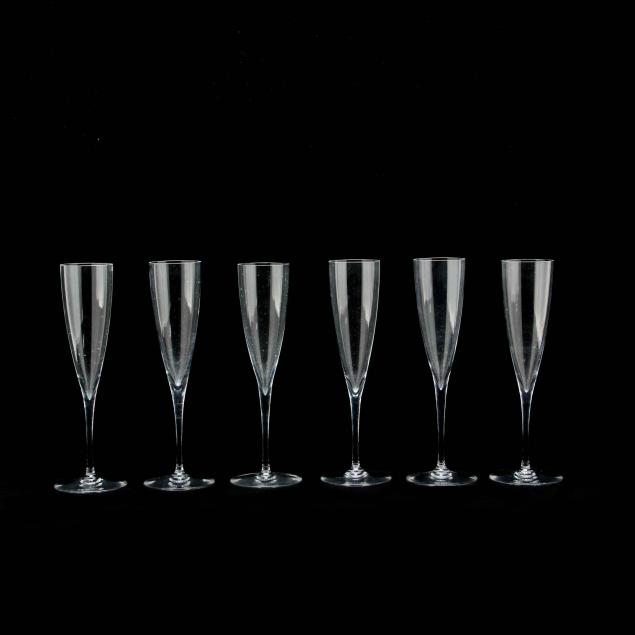 six-baccarat-crystal-champagne-flutes