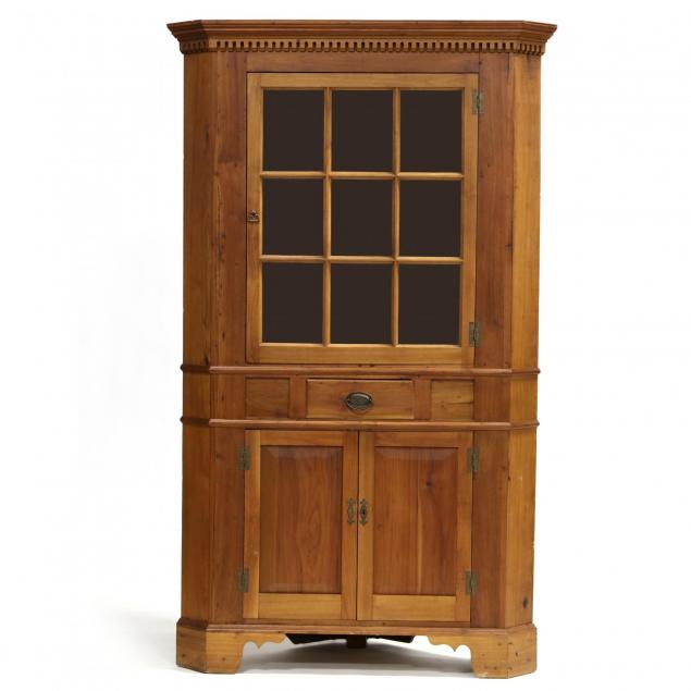 north-carolina-bench-made-corner-cabinet