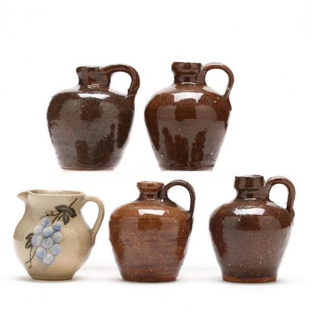 miniature-hilton-pitcher-and-miniature-jugs