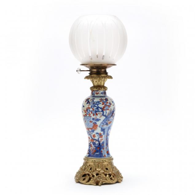 antique-imari-oil-lamp