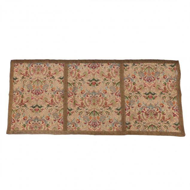 antique-metallic-silk-brocade-mat