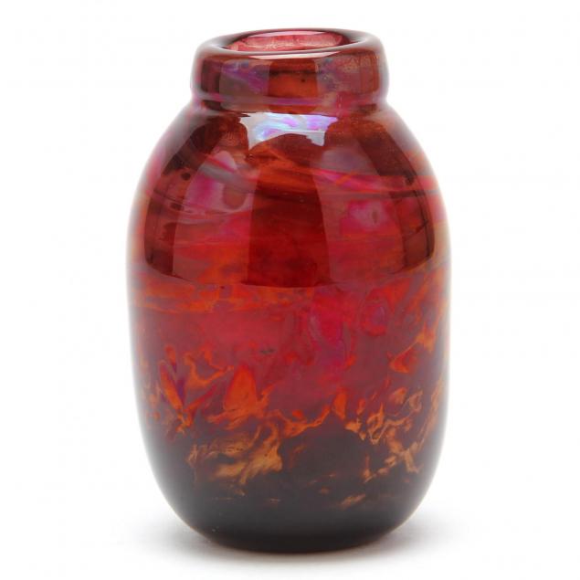 dominick-labino-art-glass-vase