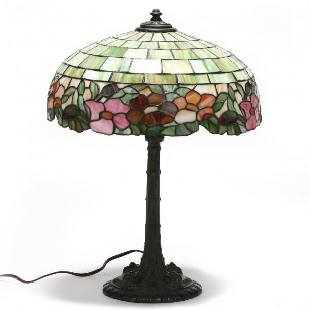 vintage-stained-glass-table-lamp
