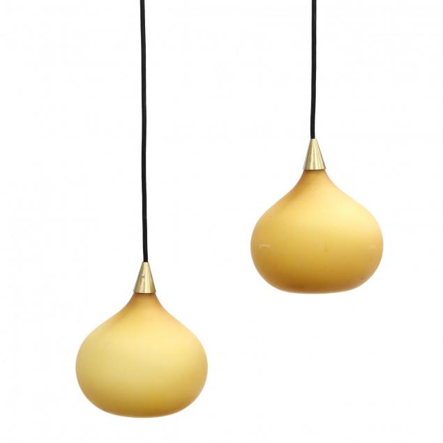 condor-lighting-pair-of-diminutive-glass-pendant-lights
