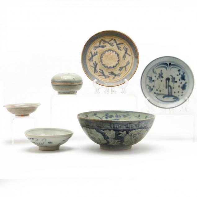 group-of-six-asian-blue-and-white-ceramics