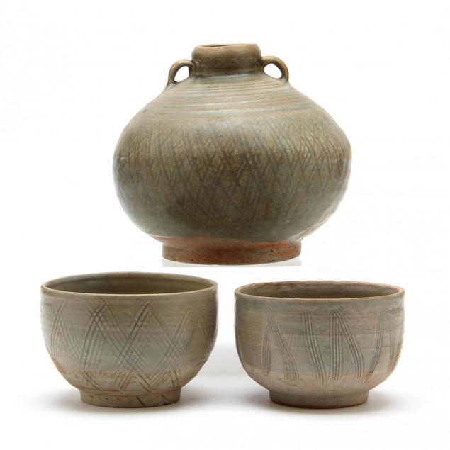 three-thai-sukhothai-celadon-ceramics