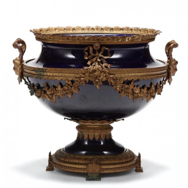 french-porcelain-centerpiece-louis-xvi-style