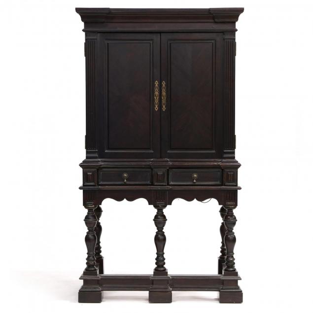 pulaski-furniture-william-and-mary-style-bar-cabinet