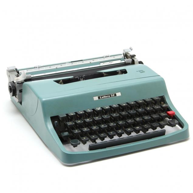 olivetti-lettera-32-typewriter