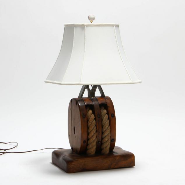antique-block-pulley-table-lamp