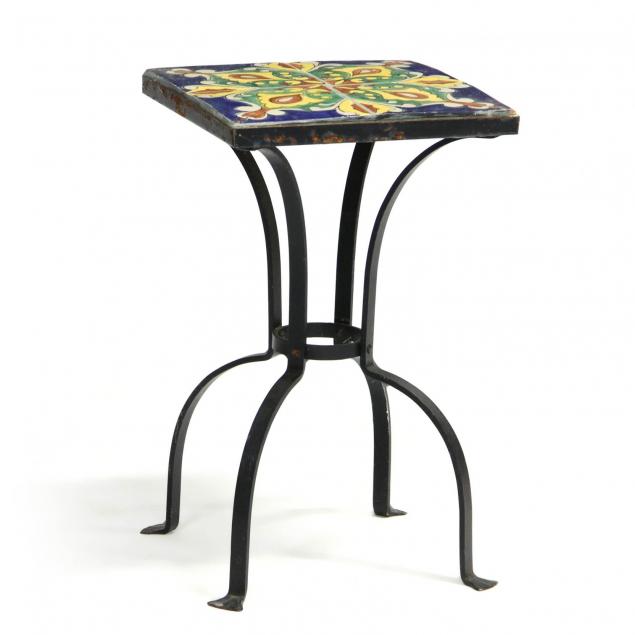 vintage-tile-top-stand