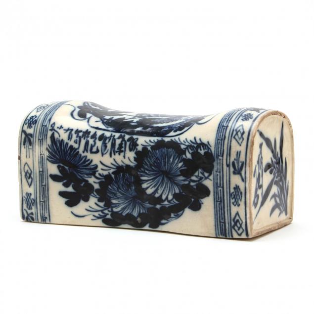 a-chinese-porcelain-blue-white-pillow