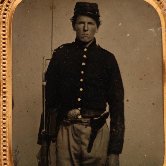 sixth-plate-tintype-of-a-double-armed-and-determined-yankee-infantryman