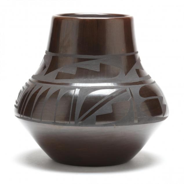 san-ildefonso-blackware-vase-by-linda-dunlap