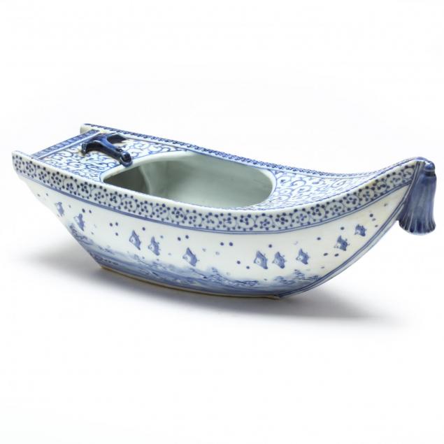 chinese-porcelain-boat