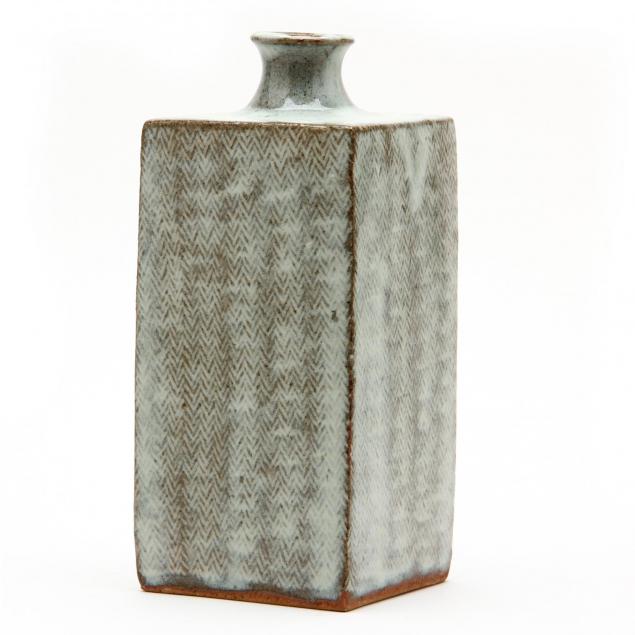 shibui-ware-pottery-bottle-vase