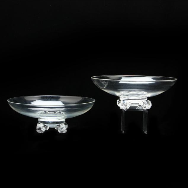 steuben-pair-of-low-pedestal-bowls