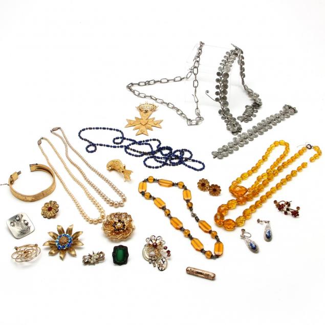 costume-jewelry-lot