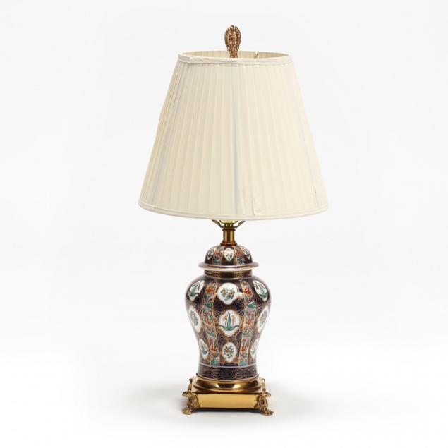asian-style-urn-lamp