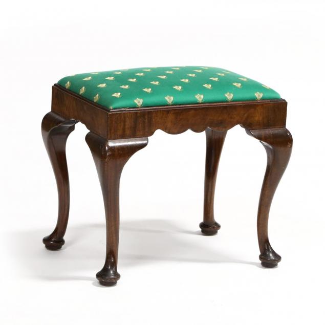 queen-anne-style-stool