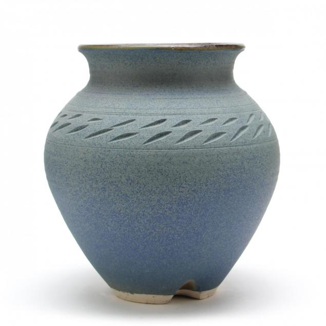 nc-pottery-charles-tostoe-urn