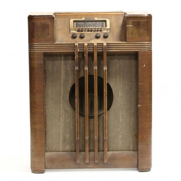 vintage-philco-cabinet-radio